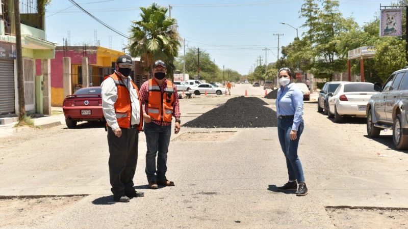 Supervisa Celida López trabajo de “tapabaches” en Las Minitas y Olivares