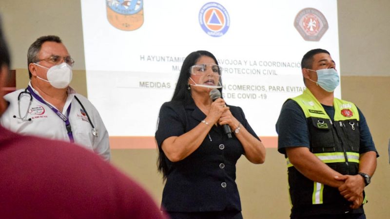 Protección Civil y Salud Municipal capacitan a concesionarios de expendios de alcohol