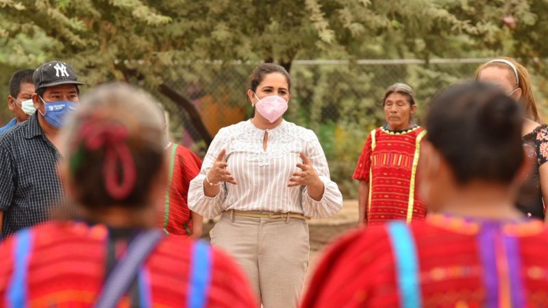 Atiende Celida López peticiones de comunidad Triqui en Miguel Alemán