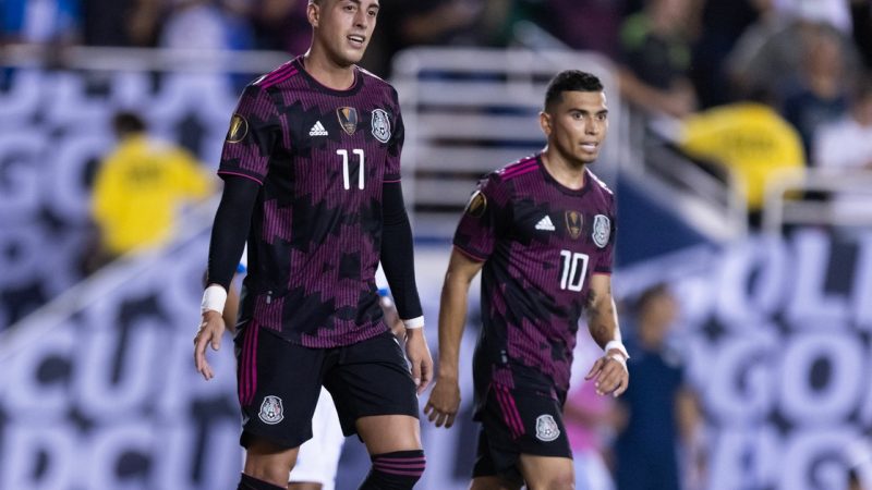 México le gana a El Salvador 1-0 en la Copa Oro