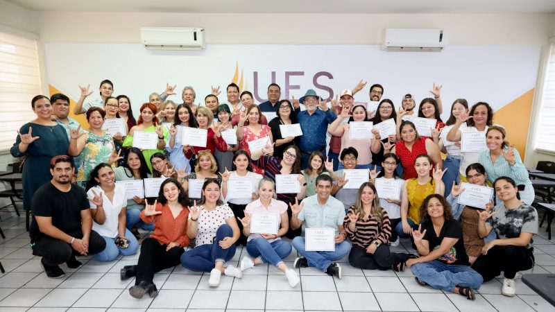 Para impulsar integración de la comunidad sorda, aprenden Lengua de Señas Mexicana en la Universidad Estatal de Sonora