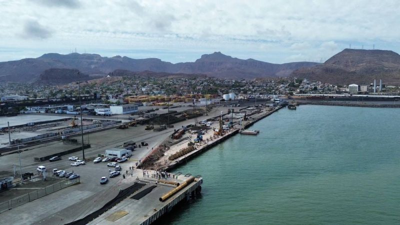 Anuncia Gobernador Durazo plan piloto de Ford para envío de vehículos por el puerto de Guaymas ￼￼