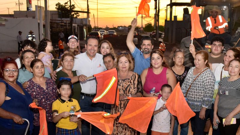 Inicia Toño Astiazarán tercera etapa de pavimentación en la avenida Sóstenes Rocha