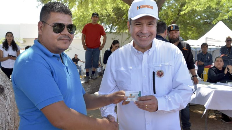 Beneficia Toño Astiazarán a familias del poblado con Mega Jornada de Salud y descacharre